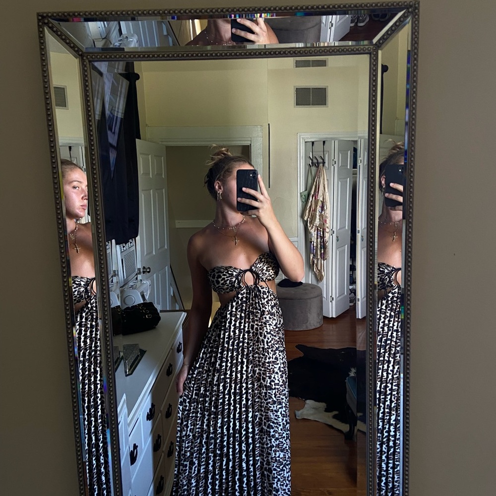Elegant Black and White Patterned Dress